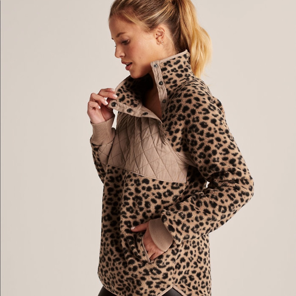 Abercrombie Leopard Pullover